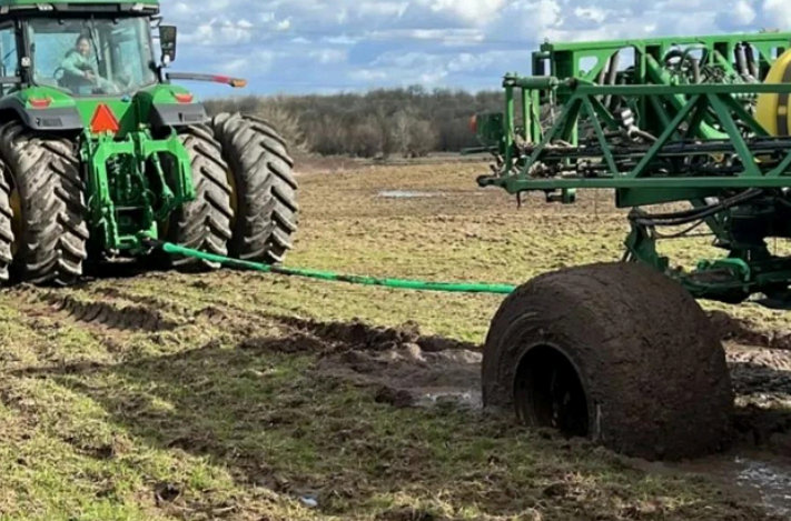 The Role of Off-road Recovery Gear on Farms: Safely Pulling Stuck Equipment and More